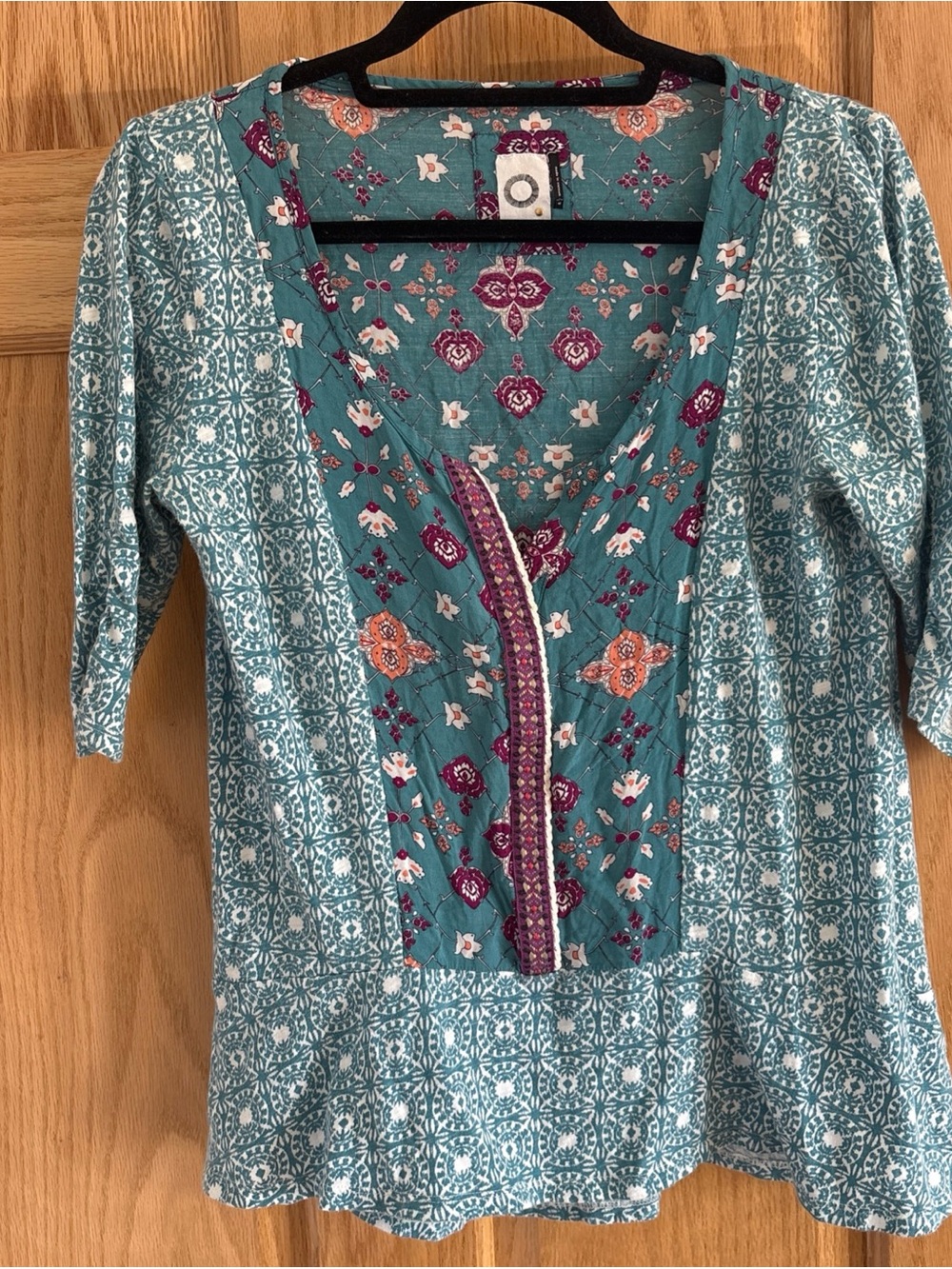 Anthropologie Akemi + Kin Womens Embroidered  Boho Teal V-Neck Top Shirt Size M